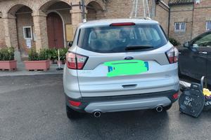 Ford Kuga titanium diesel 1.5 125.000 km