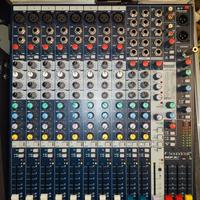 Mixer Soundcraft M F X i