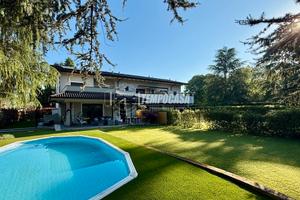 QUADRILOCALE CON GIARDINO E PISCINA - LESMO