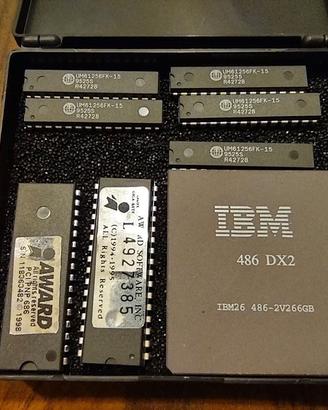 IBM 486DX2 + 5pz RAM UM61256FK-15 + 2pz Eprom BIOS