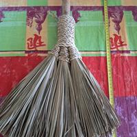 Scopa da forno a legna di Palma nana fatte a mano