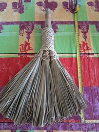 Scopa da forno a legna di Palma nana fatte a mano