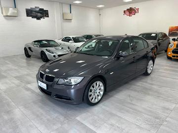 BMW 320 i Futura Berlina