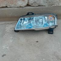 faro sinistro della fiat stilo 