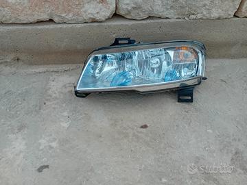 faro sinistro della fiat stilo 