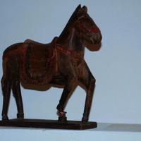 antica scultura cinese -  cavallo in legno