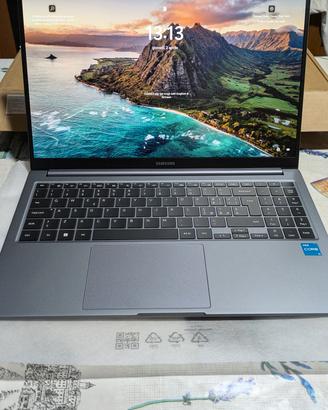 Samsung Galaxy Book 4 i3 NUOVO (solo aperto)