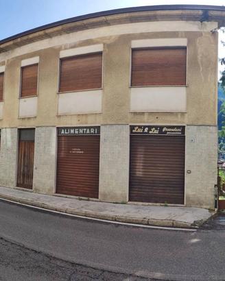 Appartamento di 230 m² con più di 5 locali a Valbr