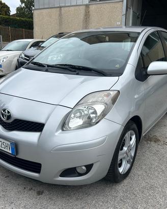Toyota Yaris 1.4 D-4D DPF 5 porte Sol Euro5