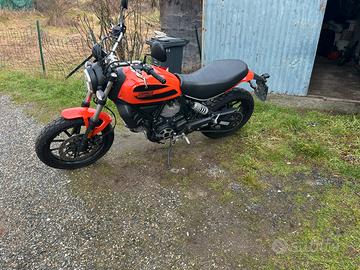 Ducati Scrambler Sixty 2 400cc