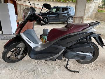 Piaggio Beverly 350 ST