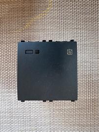 Vimar Eikon 20490 interfaccia contatti perfetta