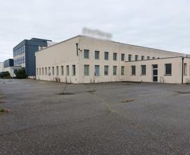 Complesso industriale con pertinenze