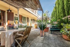 4 locali con giardino 150 mq - 2 box singoli - can