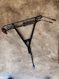 portapacchi bici con catarifrangente (decathlon)