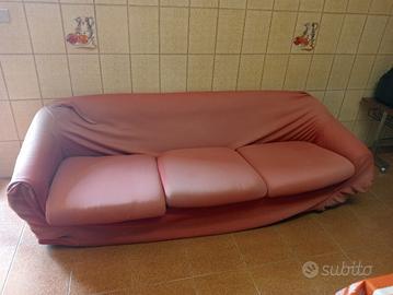comodissimo divano 3-4 posti 
