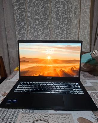 MSI Modern 15 H AI – Ultra 9 – 32GB RAM – 1TB SSD