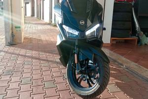 Scooter nuovo con pochi km.
