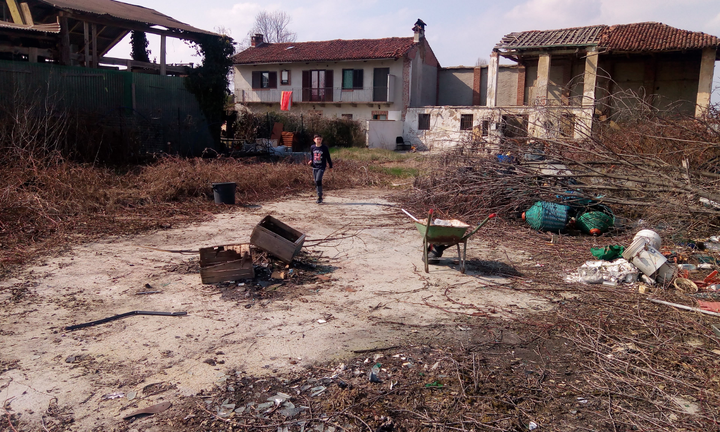 Rustico con terreno permuta