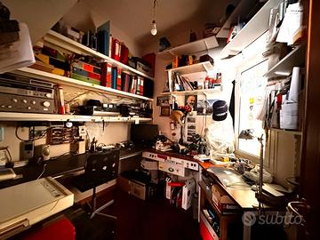 Studio tavolo e mensole