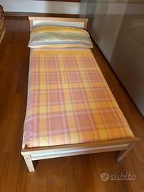 Letto piccolo ikea completo di materasso