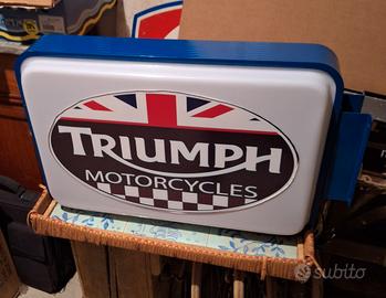 Insegna TRIUMPH