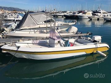 Barca open 5,3m + Johnson 70cv