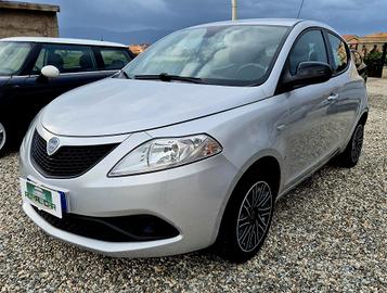 Lancia Ypsilon 1.2 69 CV 5 porte neopatentati