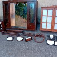 arredo bagno con accessori.    