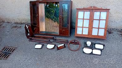 arredo bagno con accessori.    