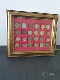 Portamonete compreso di monete.