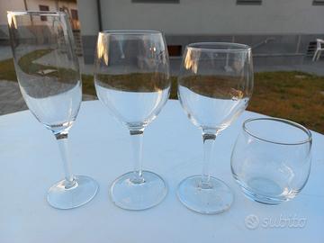 Bicchieri da ristorazione in casse di plastica