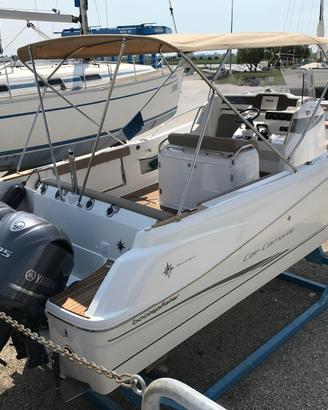Jeanneau cap camarat 8.5