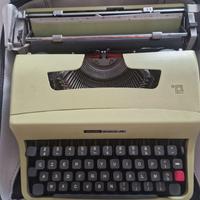 Macchina da scrivere Olivetti Lettera32
