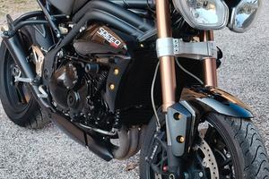 moto Triumph Speed triple 1050