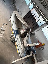 Gommone,motore e carrello stradale