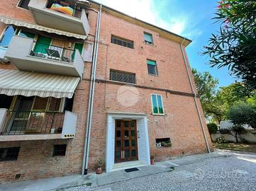 3 LOCALI A FERRARA