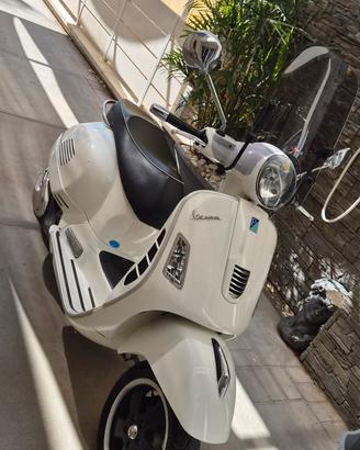 Piaggio Vespa gts 300