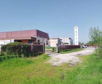 CAPANNONE A MONTIRONE