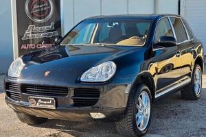 Porsche CAYENNE 3.2 V6 -UNI PRO -