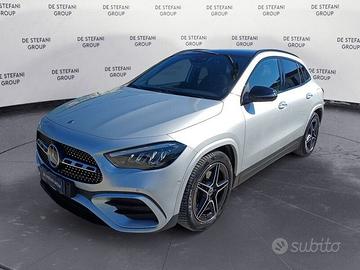 Mercedes-Benz GLA 200 d AMG Line Premium NIGH...