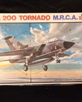 Kit Montaggio Panavia Tornado 200 MCRA Esci 1:48