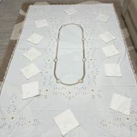 Tovaglia vintage ricamata con 12 tovaglioli