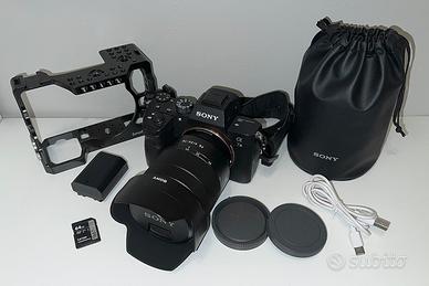 Sony A7M3 + Zoom 24-70 Zeiss + Cage SmallRig