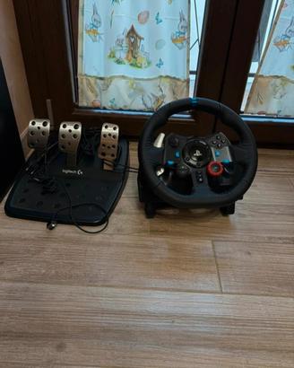simulatore logitech G29 driving force