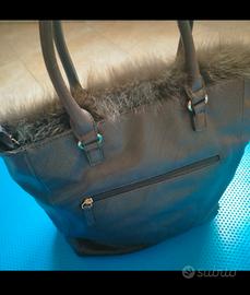 borsa con inserti in pelliccia 