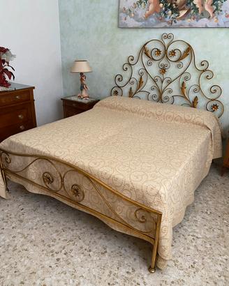 Letto matrimoniale in ferro battuto colo oro