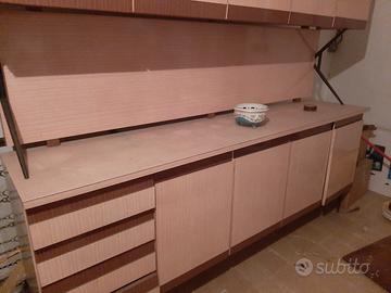 Mobile +tavolo e 4 sedie