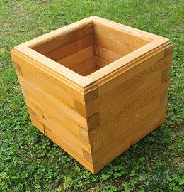 Fioriera in legno