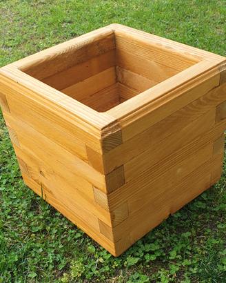 Fioriera in legno